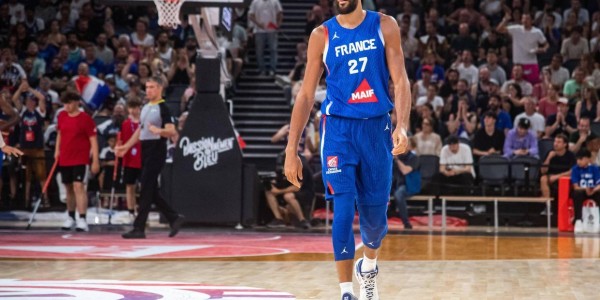 戈贝尔谈奥运输球：看库里爆发很沮丧，但他的伟大只能脱帽致敬